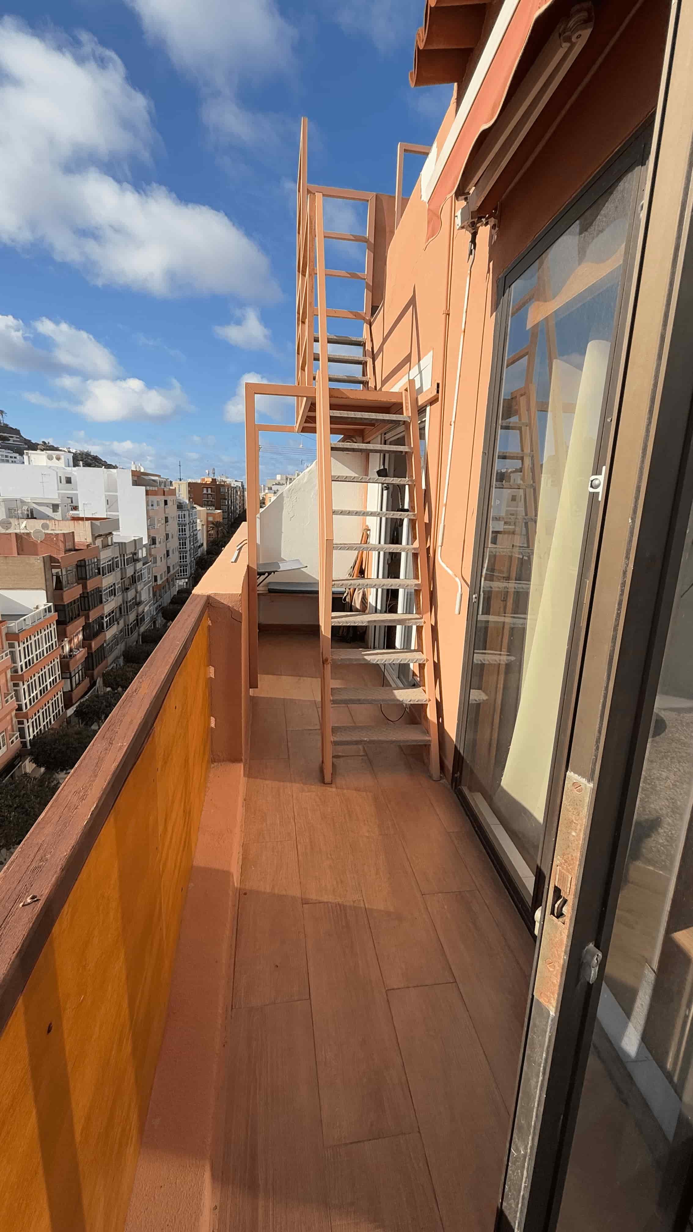 galeria Ático muy buen estado, Paseo Tomás Morales 86, Centro-Las Palmas de Gran Canaria